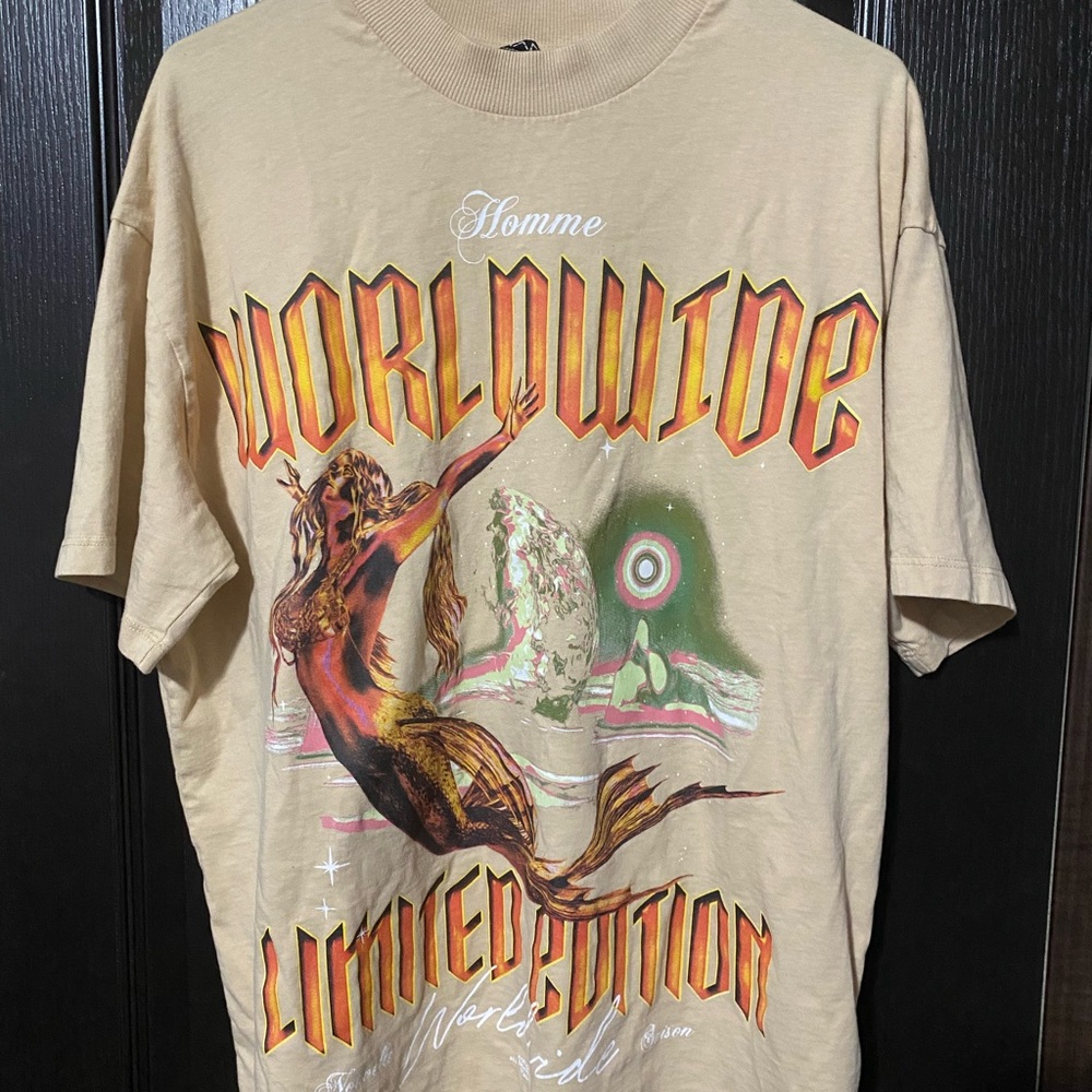 Worldwide graphic design T-Shirt
